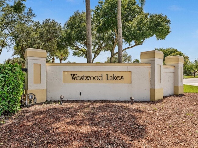 12549 Woodmill Dr in Palm Beach Gardens, FL - Building Photo - Building Photo