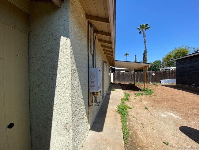634 Aster St in Escondido, CA - Building Photo - Building Photo
