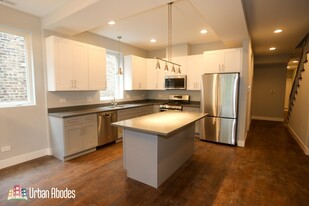 2639 W Potomac Ave, Unit G04C in Chicago, IL - Building Photo - Building Photo