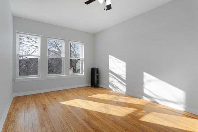 1724 W Juneway Ter, Unit 3b in Chicago, IL - Building Photo - Building Photo