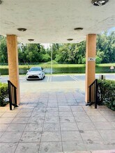16465 NE 22nd Ave in Miami, FL - Foto de edificio - Building Photo