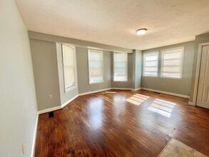 373 Granite St in Quincy, MA - Building Photo - Building Photo