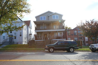 4331 Kansas Ave NW in Washington, DC - Foto de edificio - Building Photo