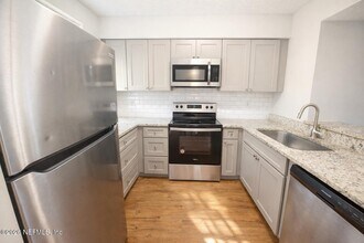 1357 Kingsley Ave in Orange Park, FL - Building Photo - Building Photo