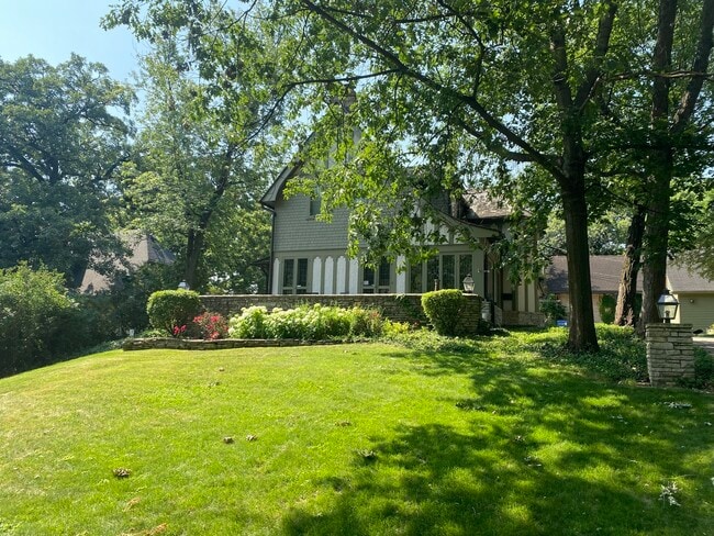 property at 2023-2027 W 108th Pl