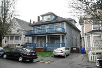 2265 NW Hoyt St in Portland, OR - Building Photo - Building Photo