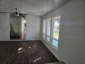1304 Fruitridge Dr in Modesto, CA - Building Photo - Building Photo