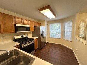 2300 Woodside Dr in Carpentersville, IL - Building Photo - Building Photo