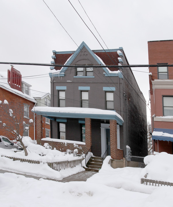 318 Oakland Ave in Pittsburgh, PA - Building Photo