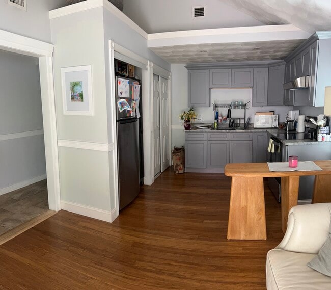 151 Overlook Dr, Unit Fully Furnished In Law in East Greenwich, RI - Building Photo - Building Photo