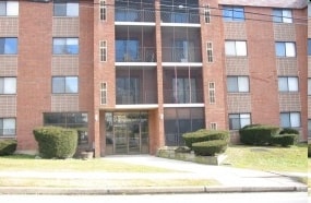 Hilltop Terrace Apartments!!! Amazing rental! in West Haven, CT - Foto de edificio - Building Photo