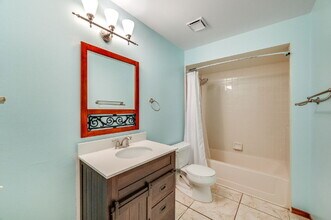 154 Cinnamon Lake Cir in Melbourne, FL - Building Photo - Building Photo