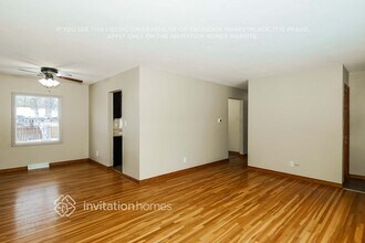 2273 Sierra Dr in White Bear Lake, MN - Building Photo - Building Photo