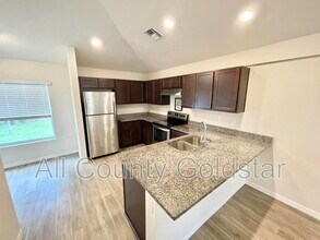 2084 Hilton St in Port Charlotte, FL - Building Photo - Building Photo