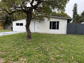 1835 NE 153rd St in North Miami Beach, FL - Building Photo