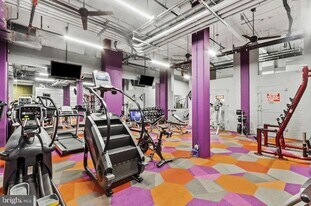 312-22 Walnut St in Philadelphia, PA - Building Photo