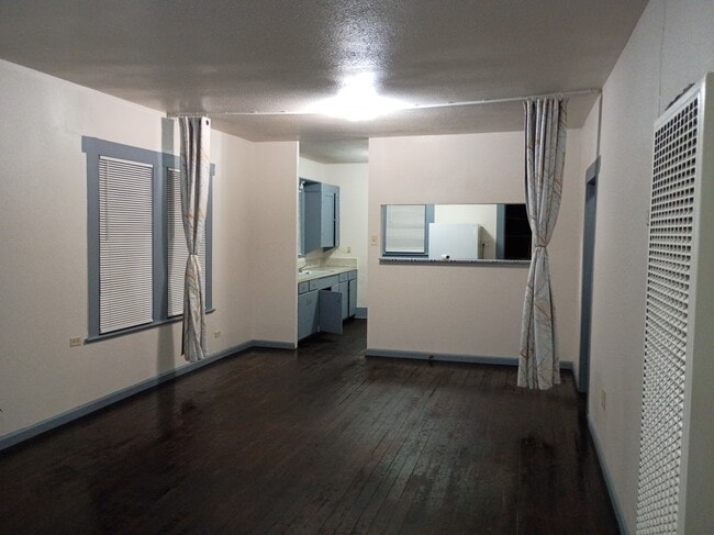 719 Rigsby Ave in San Antonio, TX - Foto de edificio - Building Photo