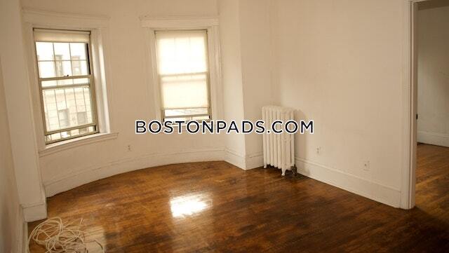 1315 Commonwealth Ave in Boston, MA - Building Photo - Building Photo