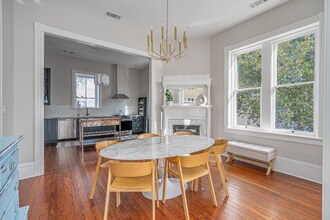 420 E Broughton St in Savannah, GA - Building Photo - Building Photo