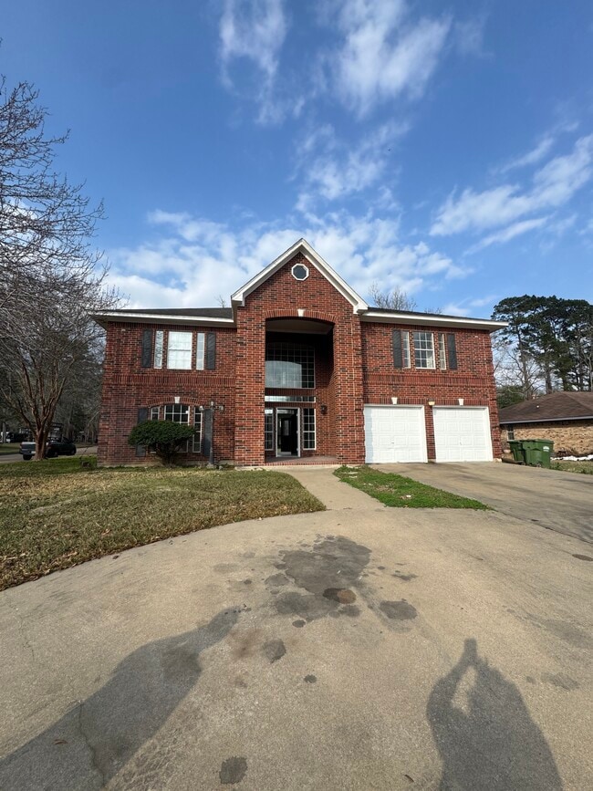 201 Pebble Springs Ln in Cleveland, TX - Building Photo - Building Photo