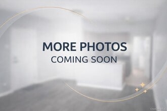 20-22 Bay Shore Ave in Bay Shore, NY - Building Photo - Building Photo