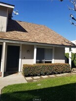16932 Limelight Cir, Unit D in Huntington Beach, CA - Building Photo