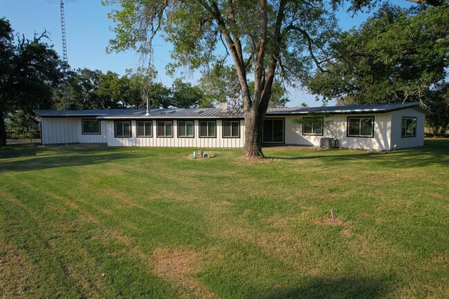 14 Duerer Rd in Huntsville, TX - Building Photo - Building Photo