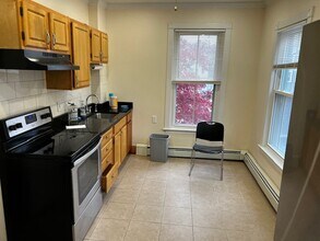 233 Pleasant St, Unit Apt 2 in Winthrop, MA - Building Photo - Building Photo