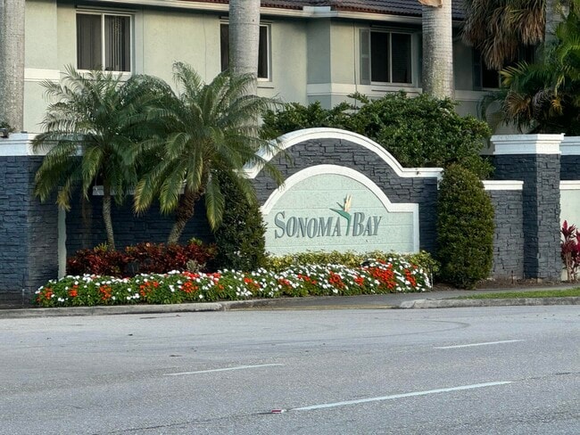 1992 Alamanda Way in Riviera Beach, FL - Building Photo - Building Photo