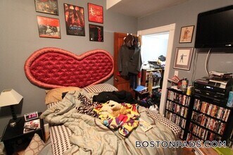 1109 Boylston St, Unit 17 in Boston, MA - Building Photo - Building Photo