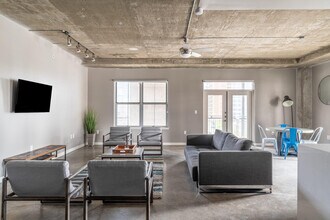 201 Lavaca St in Austin, TX - Building Photo - Building Photo
