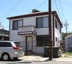 2505 18th St in Sacramento, CA - Foto de edificio - Building Photo