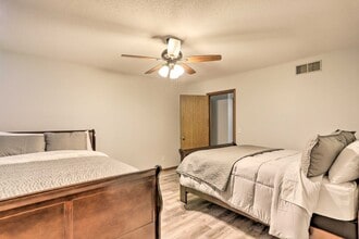 6834 Woodmeadow Dr in Toledo, OH - Building Photo - Building Photo