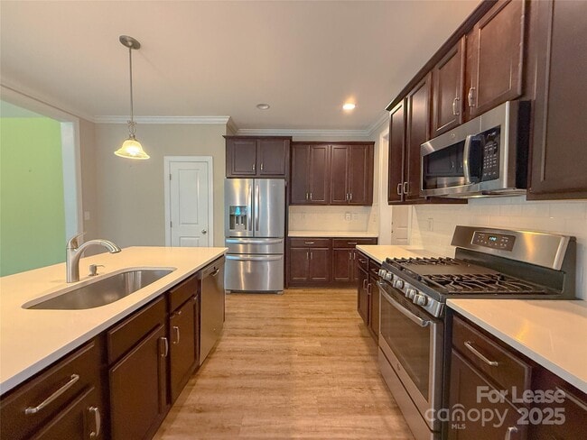 128 Coral Rutledge Dr in Mount Holly, NC - Building Photo - Building Photo