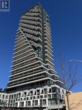 30 Inn On The Pk Dr in Toronto, ON - Building Photo - Building Photo