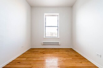 705 S Lawndale Ave Chicago, IL 60624 in Chicago, IL - Foto de edificio - Building Photo