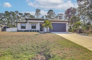 3113 Wyola Ave in North Port, FL - Building Photo