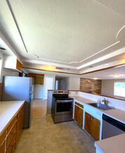 1112 Yew St in Centralia, WA - Building Photo - Building Photo