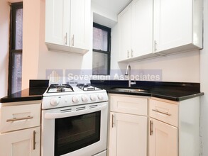 169 E 102nd St in New York, NY - Building Photo - Building Photo