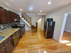 223 Broadway, Unit #5 in Cambridge, MA - Building Photo - Building Photo