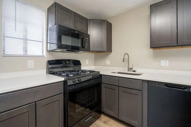 Wellington Hill in Manchester, NH - Building Photo - Building Photo