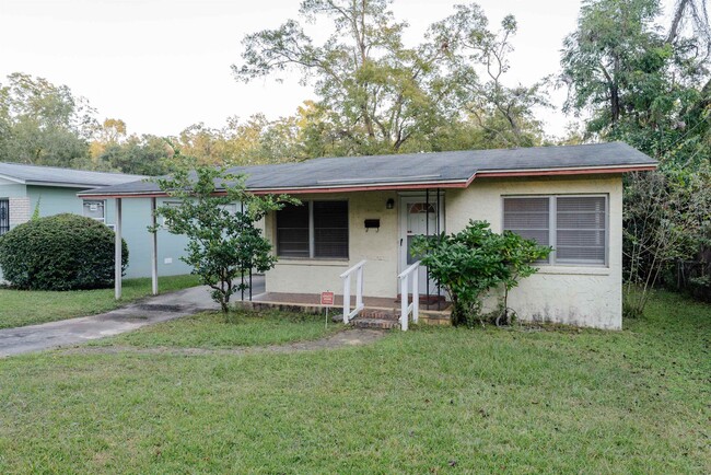 1109 Calloway St in Tallahassee, FL - Foto de edificio - Building Photo