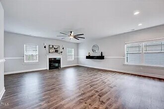 Room in House on Boomer St in Benson, NC - Foto de edificio - Building Photo