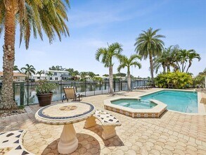 2044 Michigan Ave NE in St. Petersburg, FL - Building Photo - Building Photo