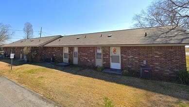 425 Memorial Dr in Donaldsonville, LA - Building Photo - Building Photo