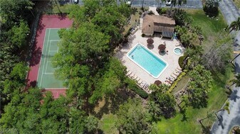 15126 Parkside Dr, Unit 104 in Ft. Myers, FL - Building Photo