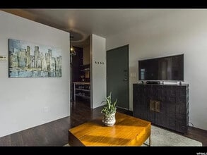 336 W 300 S, Unit 212 in Salt Lake City, UT - Building Photo - Building Photo