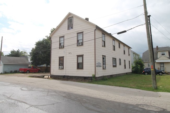 69 Diamond Ave in Barberton, OH - Building Photo - Building Photo