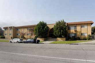 Casa Del Cerro Apartments in Long Beach, CA - Foto de edificio - Building Photo