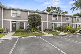 814 Hill Dr in West Palm Beach, FL - Building Photo - Building Photo